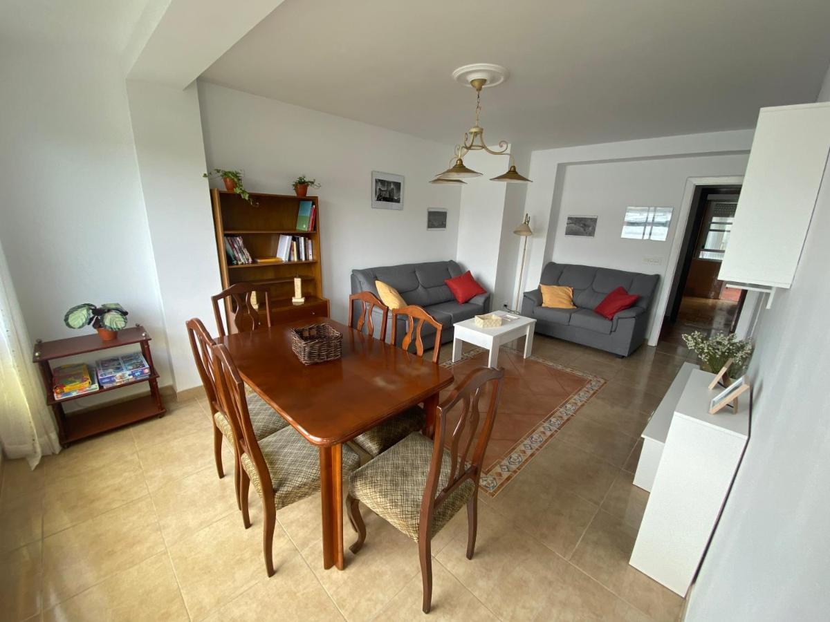 Apartamento céntrico con vistas y cerca de playa Pontedeume Esterno foto