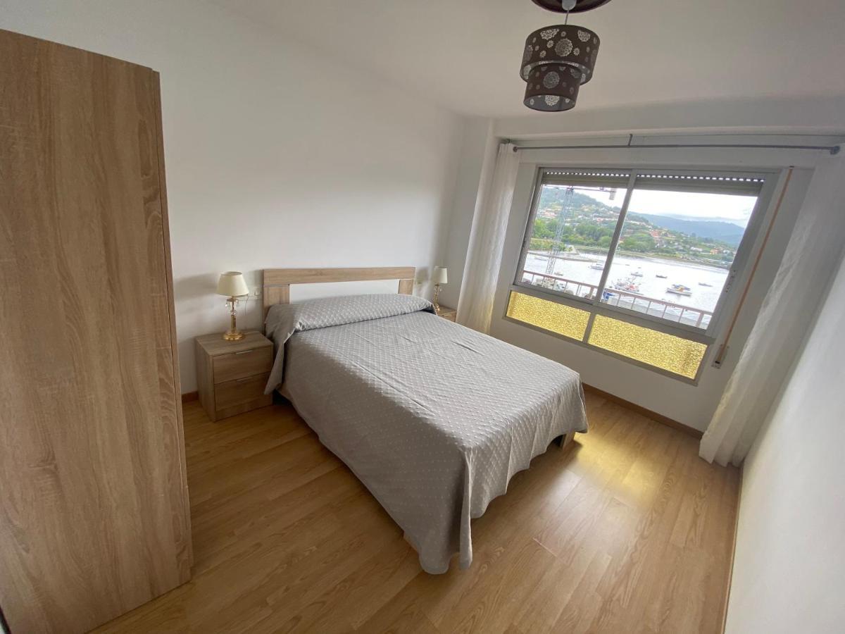 Apartamento céntrico con vistas y cerca de playa Pontedeume Esterno foto