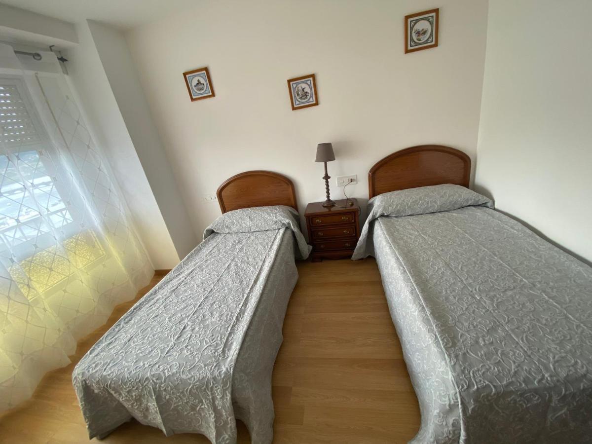 Apartamento céntrico con vistas y cerca de playa Pontedeume Esterno foto