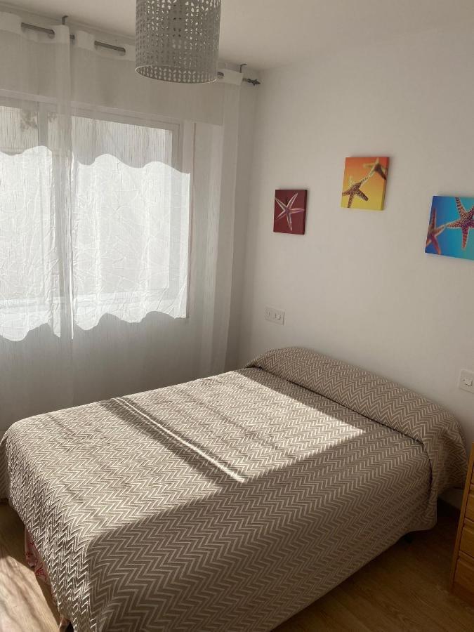 Apartamento céntrico con vistas y cerca de playa Pontedeume Esterno foto