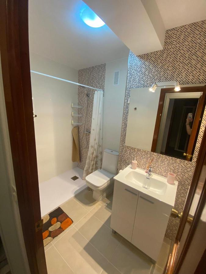 Apartamento céntrico con vistas y cerca de playa Pontedeume Esterno foto